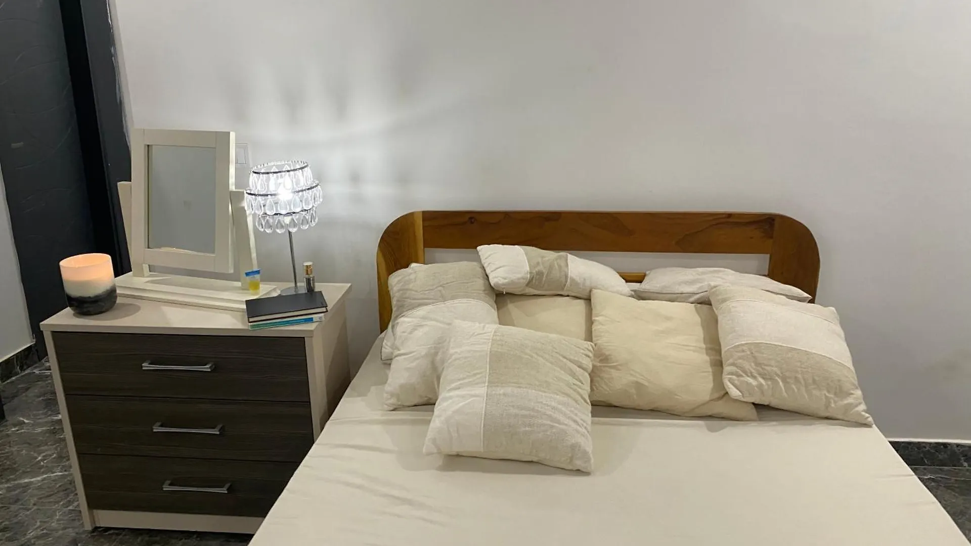 Hashami House Lägenhet Dakar